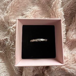 Pandora ring